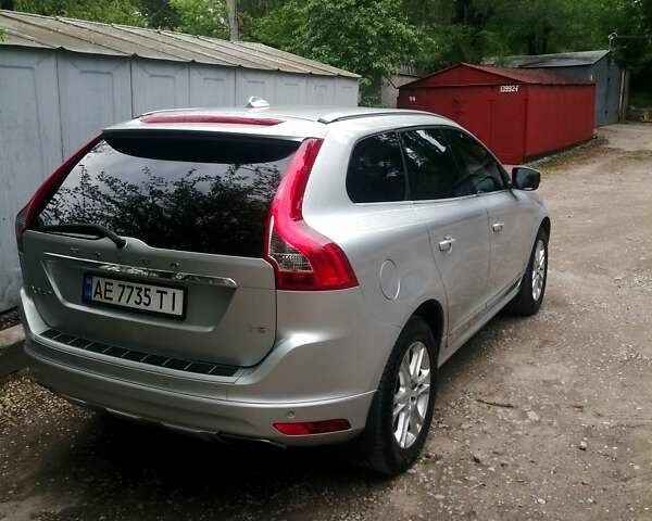 Сірий Вольво ХС60, об'ємом двигуна 2 л та пробігом 160 тис. км за 15000 $, фото 1 на Automoto.ua