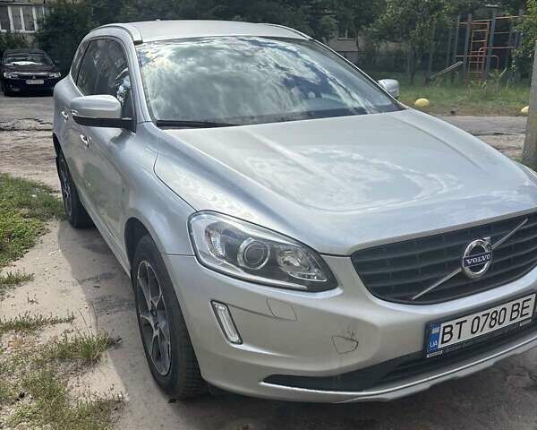 Серый Вольво ХС60, объемом двигателя 2.4 л и пробегом 48 тыс. км за 35000 $, фото 1 на Automoto.ua
