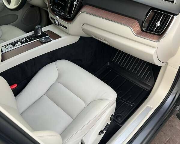 Серый Вольво ХС60, объемом двигателя 1.97 л и пробегом 76 тыс. км за 39500 $, фото 1 на Automoto.ua