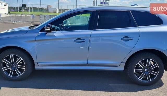 Синий Вольво ХС60, объемом двигателя 2.4 л и пробегом 320 тыс. км за 22000 $, фото 1 на Automoto.ua