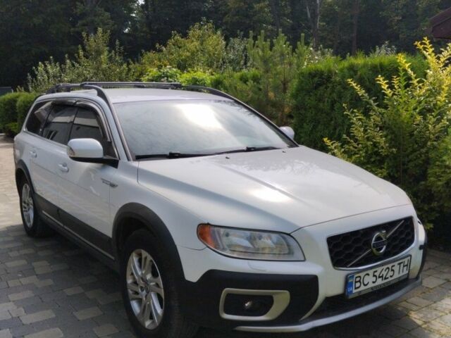 Белый Вольво ХС70, объемом двигателя 2.4 л и пробегом 272 тыс. км за 10000 $, фото 1 на Automoto.ua