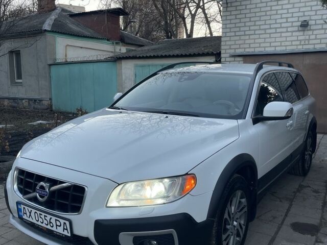 Білий Вольво ХС70, об'ємом двигуна 3 л та пробігом 347 тис. км за 14000 $, фото 1 на Automoto.ua