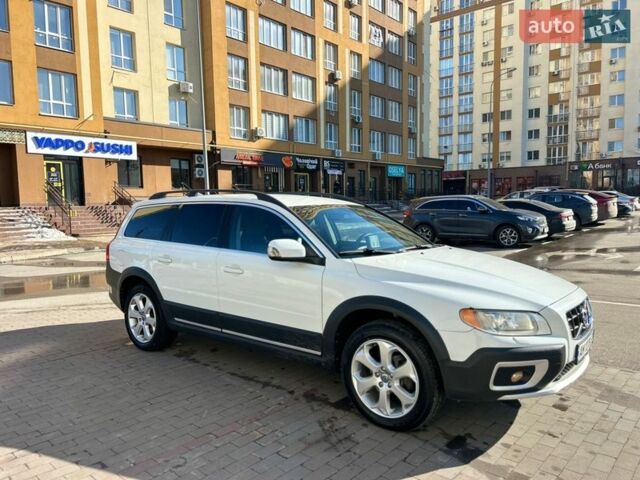 Білий Вольво ХС70, об'ємом двигуна 2.4 л та пробігом 267 тис. км за 11700 $, фото 1 на Automoto.ua