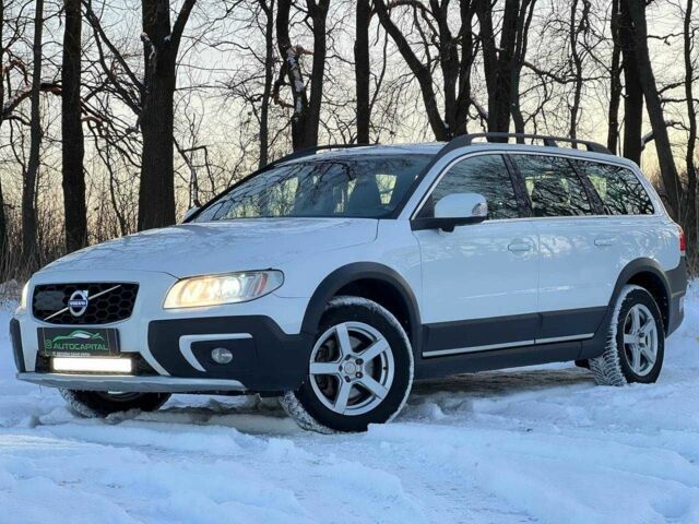 Белый Вольво ХС70, объемом двигателя 2.4 л и пробегом 341 тыс. км за 14850 $, фото 1 на Automoto.ua