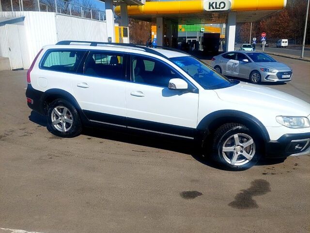 Белый Вольво ХС70, объемом двигателя 2.4 л и пробегом 340 тыс. км за 15000 $, фото 1 на Automoto.ua