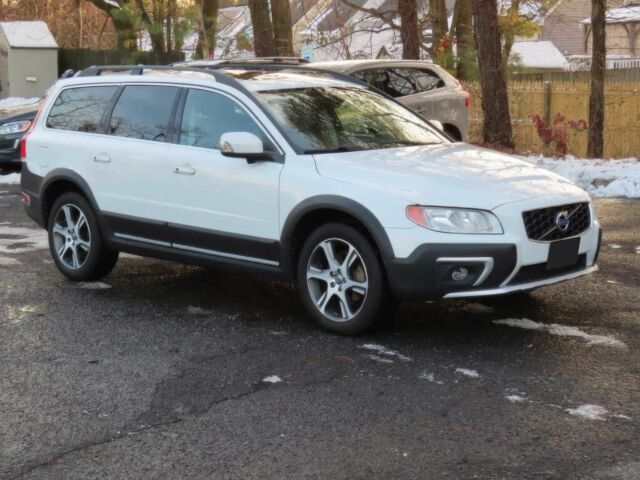 Белый Вольво ХС70, объемом двигателя 3 л и пробегом 70 тыс. км за 7250 $, фото 1 на Automoto.ua