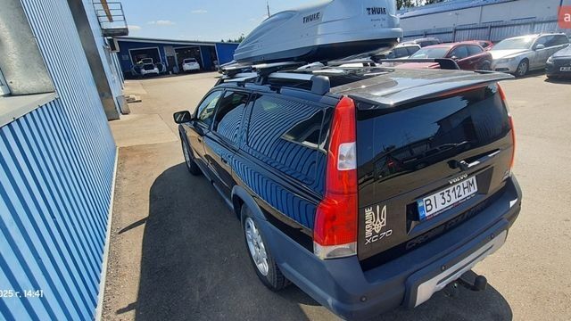 Чорний Вольво ХС70, об'ємом двигуна 2.4 л та пробігом 300 тис. км за 8000 $, фото 1 на Automoto.ua