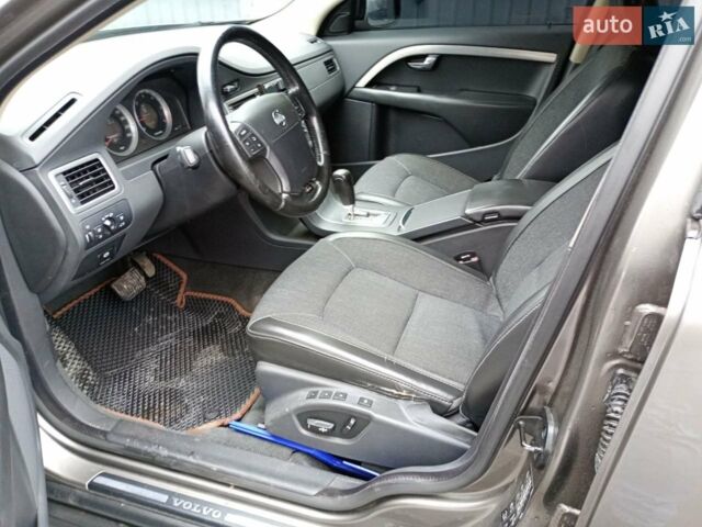 Коричневий Вольво ХС70, об'ємом двигуна 2.4 л та пробігом 200 тис. км за 11500 $, фото 1 на Automoto.ua