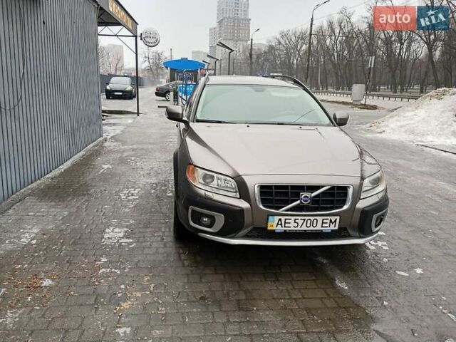 Коричневый Вольво ХС70, объемом двигателя 2.4 л и пробегом 200 тыс. км за 12700 $, фото 1 на Automoto.ua