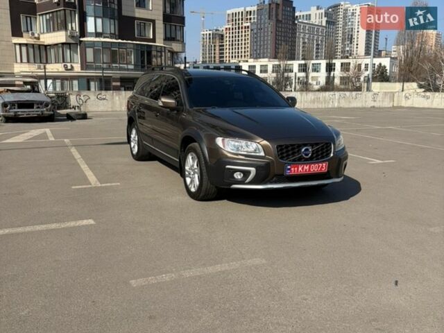 Коричневый Вольво ХС70, объемом двигателя 2 л и пробегом 187 тыс. км за 17777 $, фото 1 на Automoto.ua