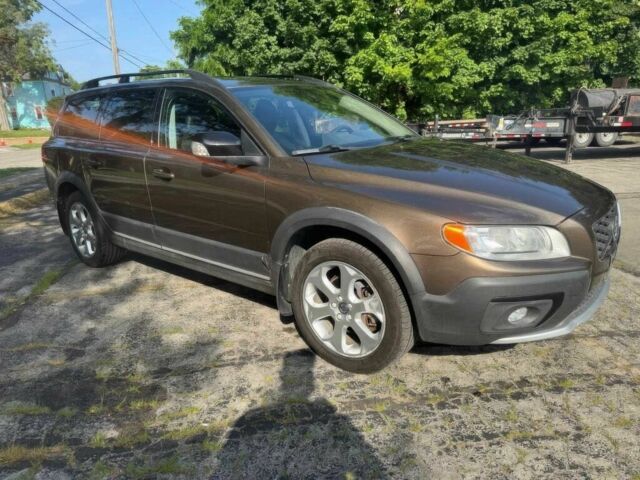 Коричневый Вольво ХС70, объемом двигателя 2.5 л и пробегом 71 тыс. км за 7200 $, фото 1 на Automoto.ua