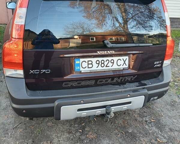 Червоний Вольво ХС70, об'ємом двигуна 2.5 л та пробігом 295 тис. км за 8500 $, фото 1 на Automoto.ua