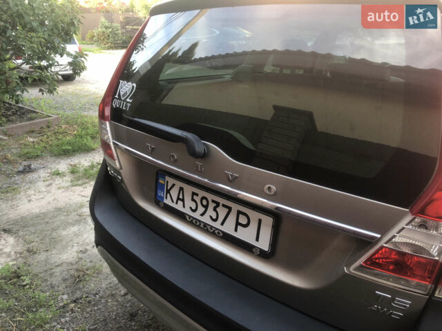 Вольво ХС70, объемом двигателя 2.5 л и пробегом 272 тыс. км за 16500 $, фото 1 на Automoto.ua
