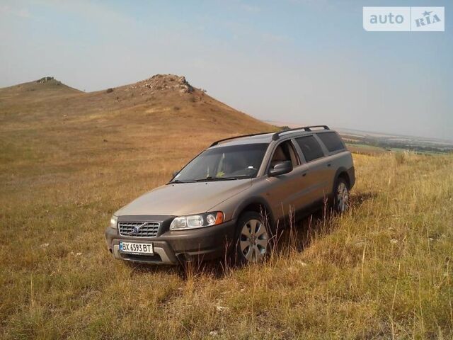 Вольво ХС70, объемом двигателя 2.4 л и пробегом 288 тыс. км за 6900 $, фото 1 на Automoto.ua