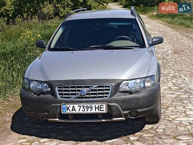 Серый Вольво ХС70, объемом двигателя 2.4 л и пробегом 334 тыс. км за 7000 $, фото 1 на Automoto.ua