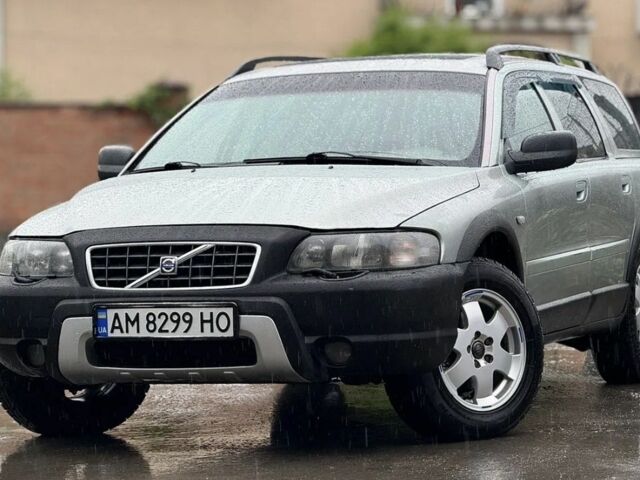 Серый Вольво ХС70, объемом двигателя 2.5 л и пробегом 220 тыс. км за 5560 $, фото 1 на Automoto.ua