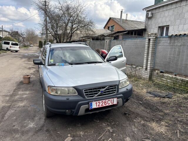 Серый Вольво ХС70, объемом двигателя 2.4 л и пробегом 375 тыс. км за 5649 $, фото 1 на Automoto.ua