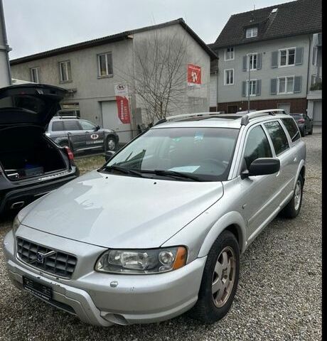 Серый Вольво ХС70, объемом двигателя 2.4 л и пробегом 360 тыс. км за 2882 $, фото 1 на Automoto.ua