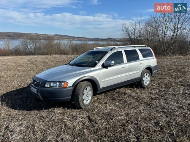 Серый Вольво ХС70, объемом двигателя 2.4 л и пробегом 240 тыс. км за 10000 $, фото 1 на Automoto.ua