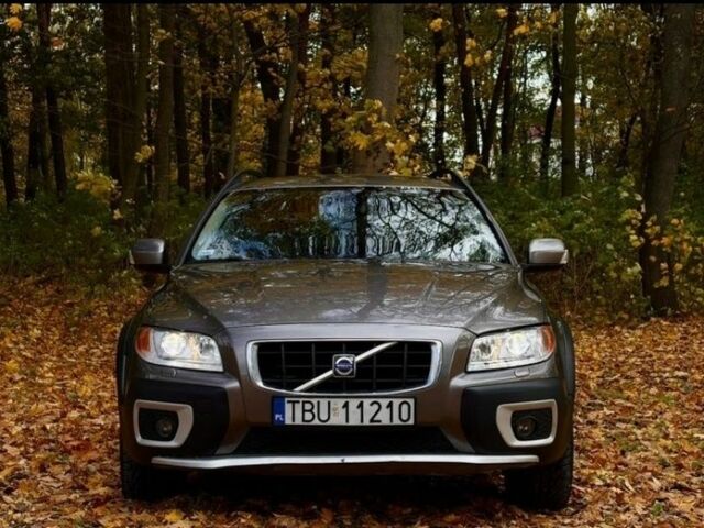 Серый Вольво ХС70, объемом двигателя 0 л и пробегом 270 тыс. км за 3000 $, фото 1 на Automoto.ua