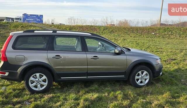 Серый Вольво ХС70, объемом двигателя 2.4 л и пробегом 230 тыс. км за 11200 $, фото 1 на Automoto.ua