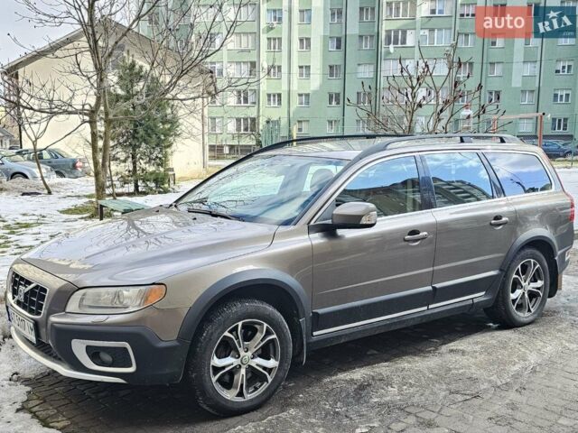 Сірий Вольво ХС70, об'ємом двигуна 2.4 л та пробігом 205 тис. км за 11500 $, фото 1 на Automoto.ua