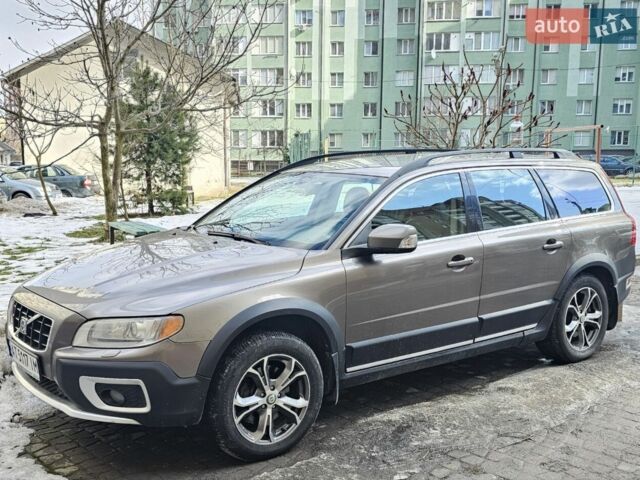 Серый Вольво ХС70, объемом двигателя 2.4 л и пробегом 205 тыс. км за 11500 $, фото 1 на Automoto.ua