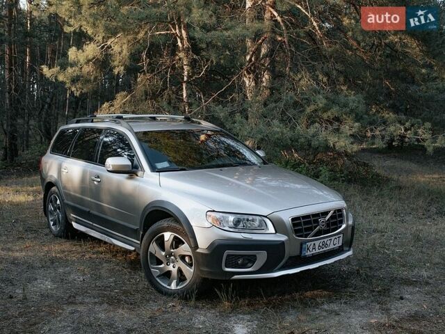 Серый Вольво ХС70, объемом двигателя 3.2 л и пробегом 192 тыс. км за 11500 $, фото 1 на Automoto.ua