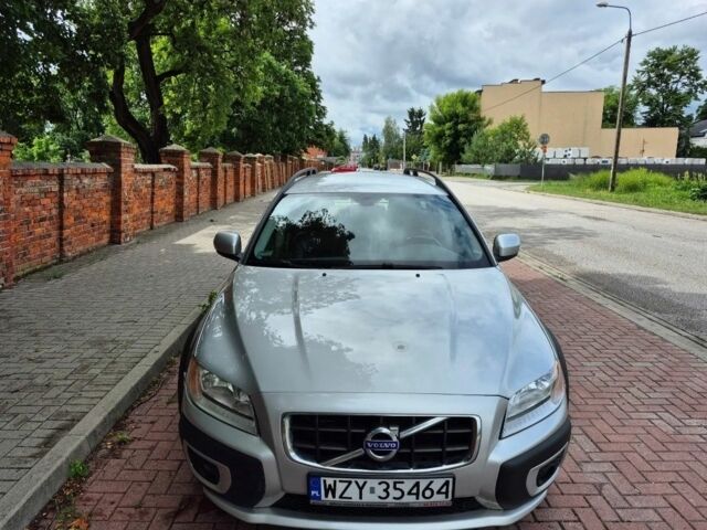 Серый Вольво ХС70, объемом двигателя 2.4 л и пробегом 297 тыс. км за 2349 $, фото 1 на Automoto.ua
