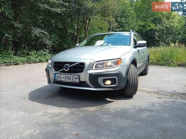 Серый Вольво ХС70, объемом двигателя 2.4 л и пробегом 229 тыс. км за 12500 $, фото 1 на Automoto.ua