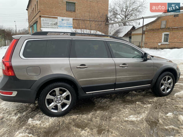 Серый Вольво ХС70, объемом двигателя 2.4 л и пробегом 320 тыс. км за 13600 $, фото 1 на Automoto.ua