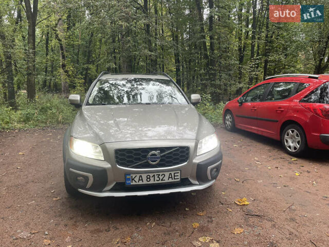 Серый Вольво ХС70, объемом двигателя 2.95 л и пробегом 207 тыс. км за 19200 $, фото 1 на Automoto.ua