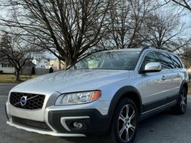 Серый Вольво ХС70, объемом двигателя 3 л и пробегом 73 тыс. км за 3500 $, фото 1 на Automoto.ua