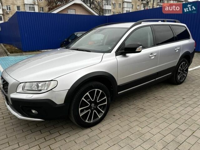 Серый Вольво ХС70, объемом двигателя 2.4 л и пробегом 240 тыс. км за 19750 $, фото 1 на Automoto.ua