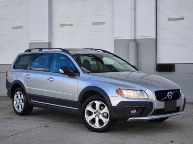 Серый Вольво ХС70, объемом двигателя 2.5 л и пробегом 79 тыс. км за 3500 $, фото 1 на Automoto.ua