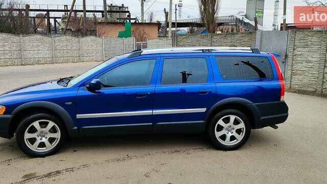 Синий Вольво ХС70, объемом двигателя 2.5 л и пробегом 413 тыс. км за 7100 $, фото 1 на Automoto.ua