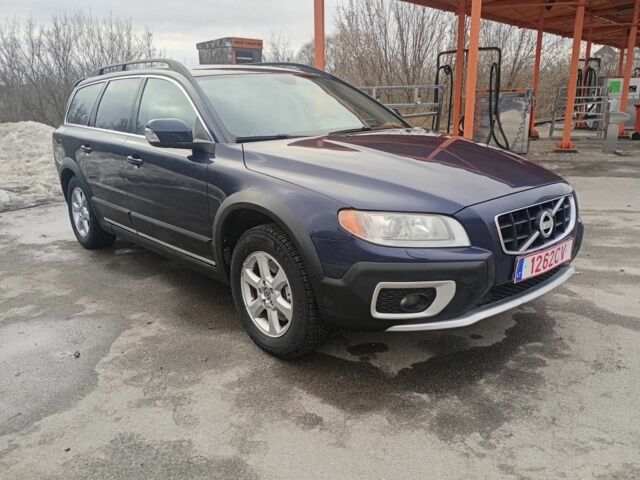 Синий Вольво ХС70, объемом двигателя 2.4 л и пробегом 285 тыс. км за 7900 $, фото 1 на Automoto.ua