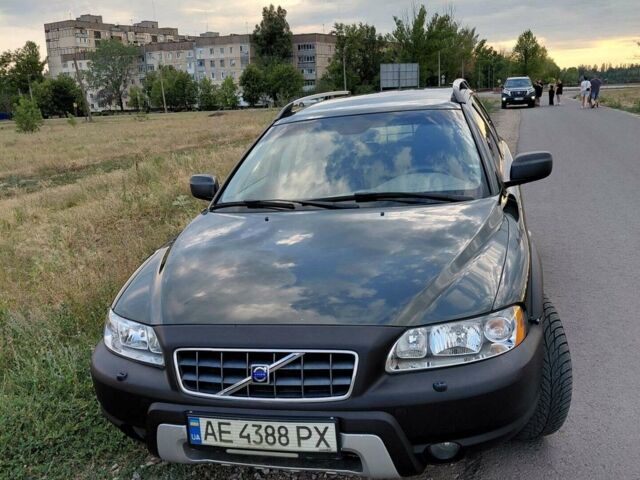 Зелений Вольво ХС70, об'ємом двигуна 2.4 л та пробігом 236 тис. км за 10500 $, фото 1 на Automoto.ua