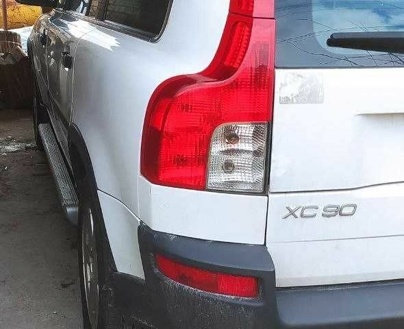 Белый Вольво ХС90, объемом двигателя 2.4 л и пробегом 350 тыс. км за 9000 $, фото 1 на Automoto.ua