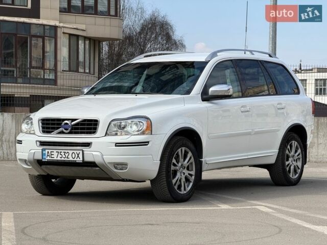 Белый Вольво ХС90, объемом двигателя 2.4 л и пробегом 203 тыс. км за 19900 $, фото 1 на Automoto.ua