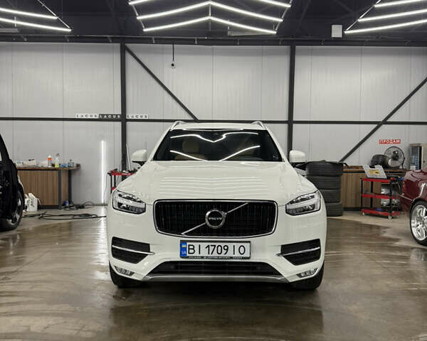 Белый Вольво ХС90, объемом двигателя 1.97 л и пробегом 270 тыс. км за 26000 $, фото 1 на Automoto.ua