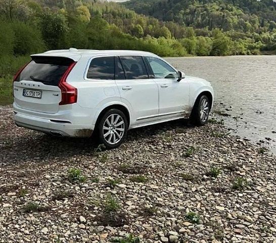 Белый Вольво ХС90, объемом двигателя 1.97 л и пробегом 122 тыс. км за 26650 $, фото 1 на Automoto.ua