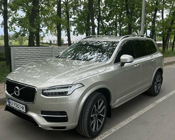 Бежевый Вольво ХС90, объемом двигателя 1.97 л и пробегом 155 тыс. км за 34000 $, фото 1 на Automoto.ua
