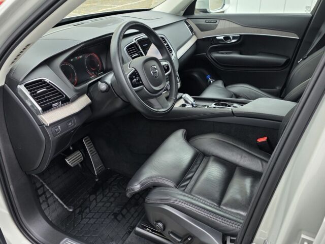 Бежевый Вольво ХС90, объемом двигателя 2 л и пробегом 3 тыс. км за 53900 $, фото 1 на Automoto.ua