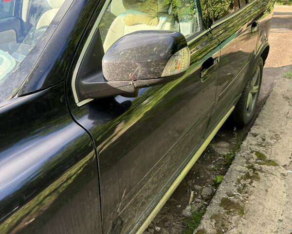 Черный Вольво ХС90, объемом двигателя 4.4 л и пробегом 275 тыс. км за 11500 $, фото 1 на Automoto.ua