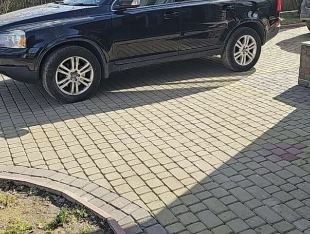 Черный Вольво ХС90, объемом двигателя 2.4 л и пробегом 180 тыс. км за 4128 $, фото 1 на Automoto.ua