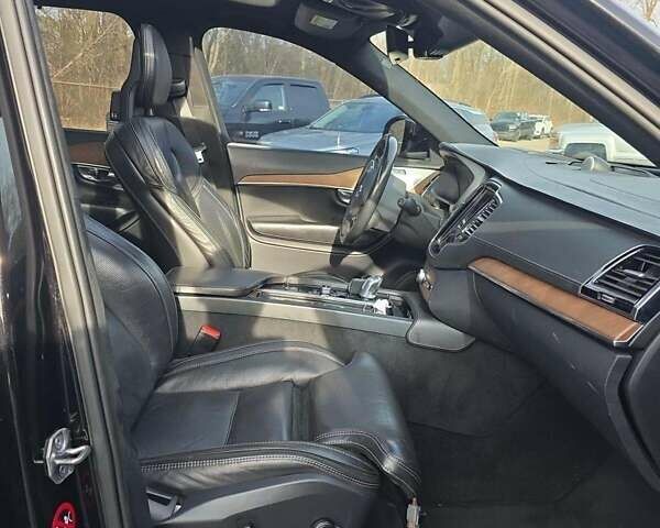 Черный Вольво ХС90, объемом двигателя 1.97 л и пробегом 165 тыс. км за 25000 $, фото 1 на Automoto.ua