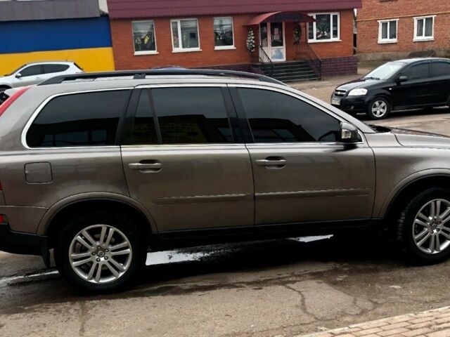 Коричневый Вольво ХС90, объемом двигателя 2.4 л и пробегом 240 тыс. км за 12500 $, фото 1 на Automoto.ua