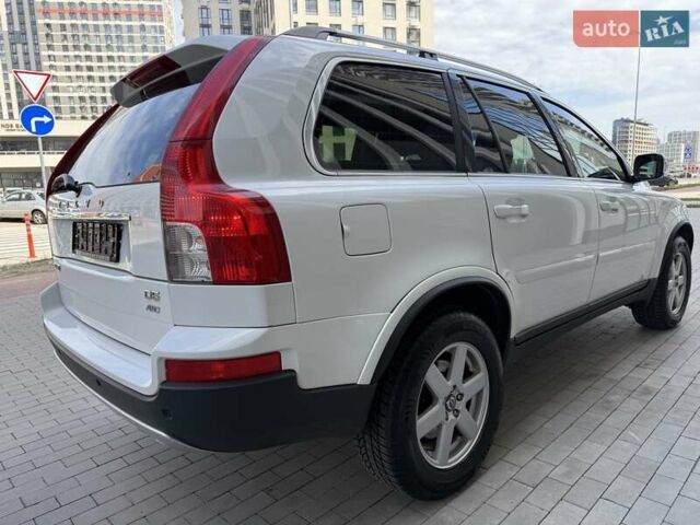 Вольво ХС90, объемом двигателя 2.4 л и пробегом 181 тыс. км за 15955 $, фото 1 на Automoto.ua