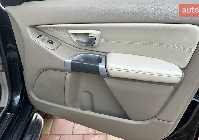 Вольво ХС90, объемом двигателя 2.4 л и пробегом 240 тыс. км за 17250 $, фото 1 на Automoto.ua